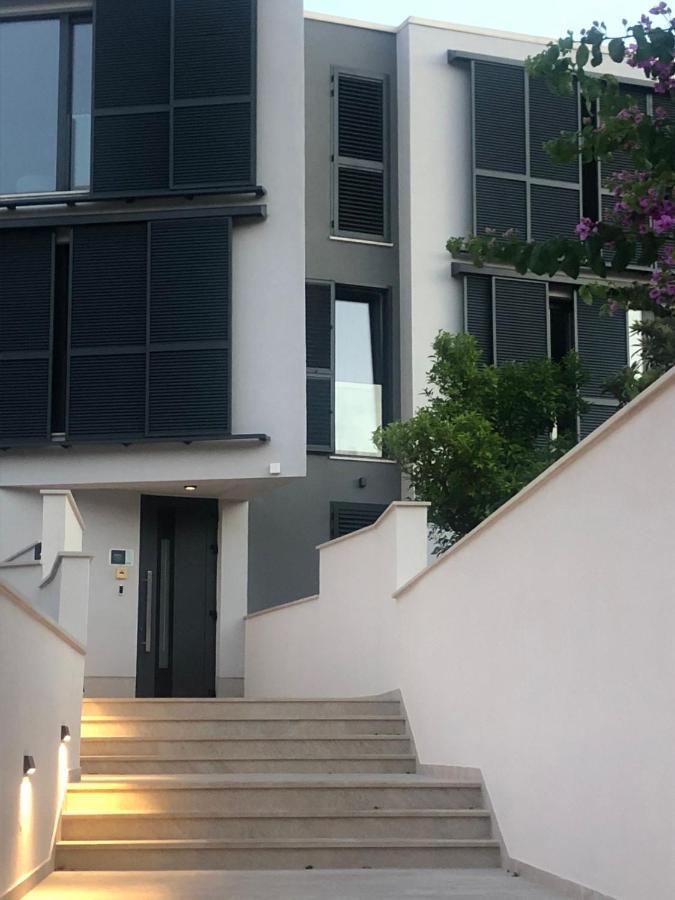Tiffany Apartments ซัฟทัท ภายนอก รูปภาพ